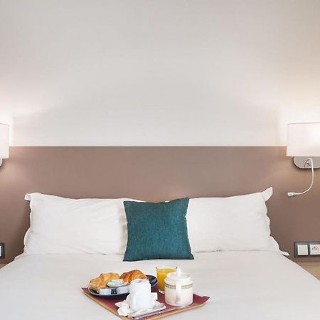 Courcelles Mederic Hotel Paris Bagian luar foto