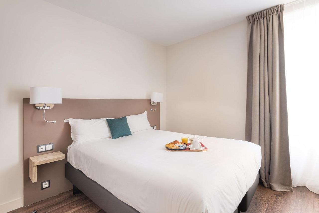 Courcelles Mederic Hotel Paris Bagian luar foto