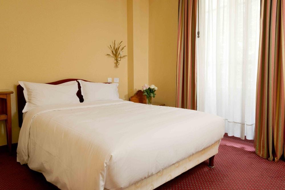 Courcelles Mederic Hotel Paris Bagian luar foto